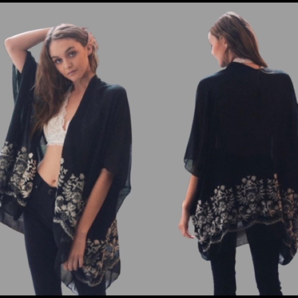 Black Kimono with Creamy White Embroiders - Picture 7 of 8